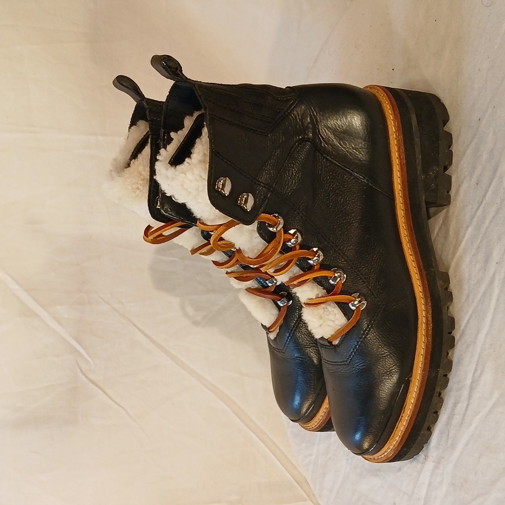 Stunning Marc Fisher Black Leather And 100% Shearling Booties - Picture 3 of 16